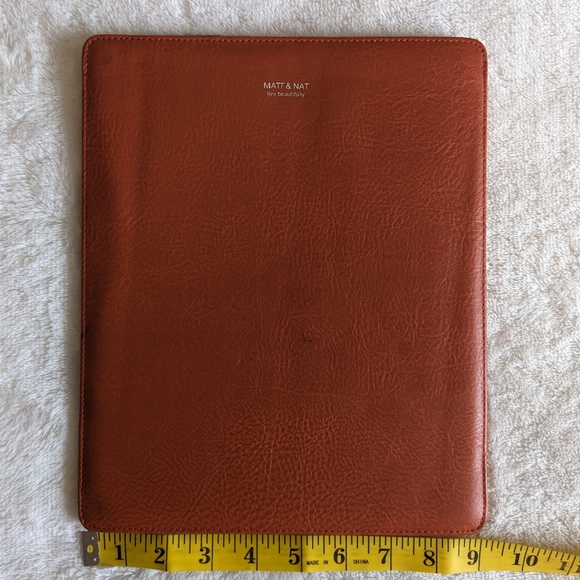 Matt & Nat vegan leather sleeve, cover, holder - Picture 8 of 8